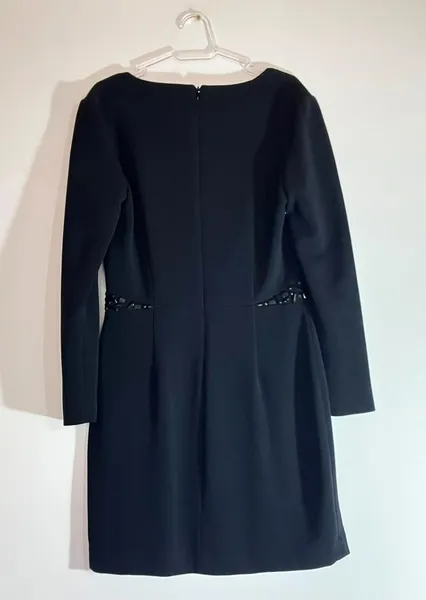 Vestido Spezzato Preto Curto com Mangas - P