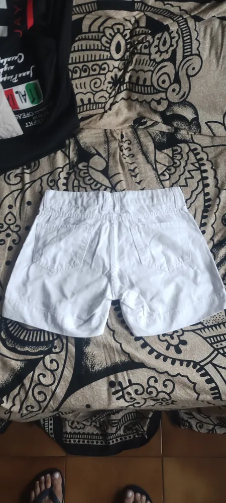 short branquissimo
