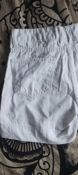short branquissimo