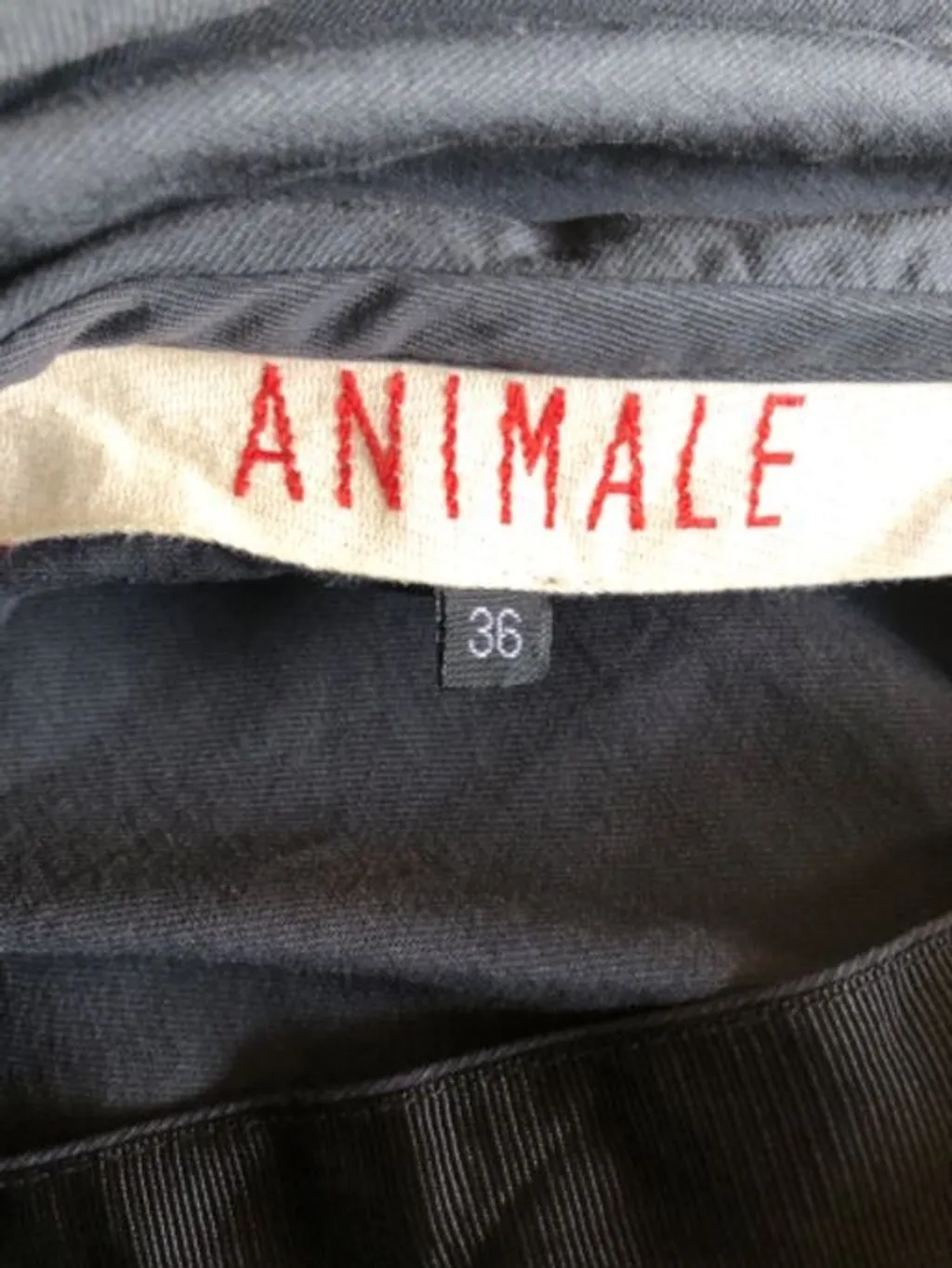 cropped Animale