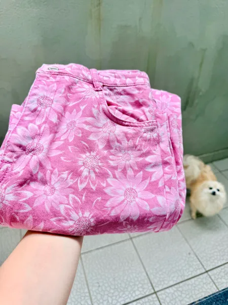 calça zara wide leg rosa floral em algodão 36-38