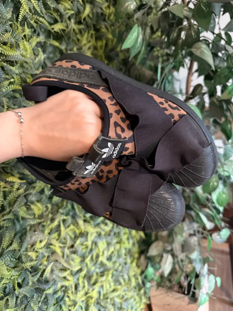 tênis adidas superstar animal print oncinha