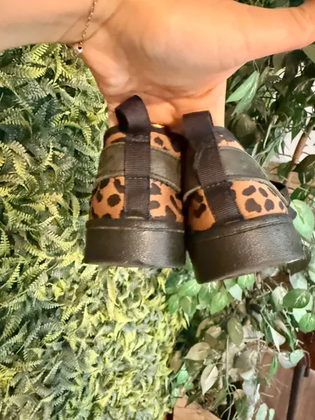 tênis adidas superstar animal print oncinha