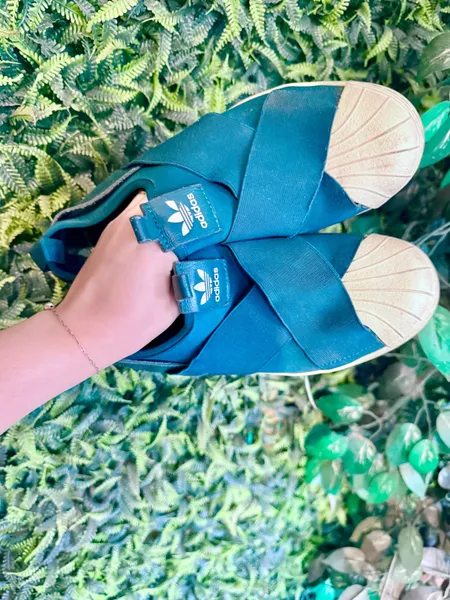 tênis adidas superstar slip on verde