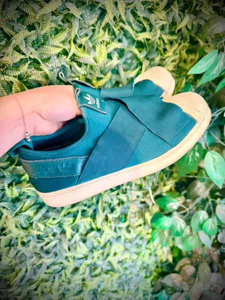 tênis adidas superstar slip on verde