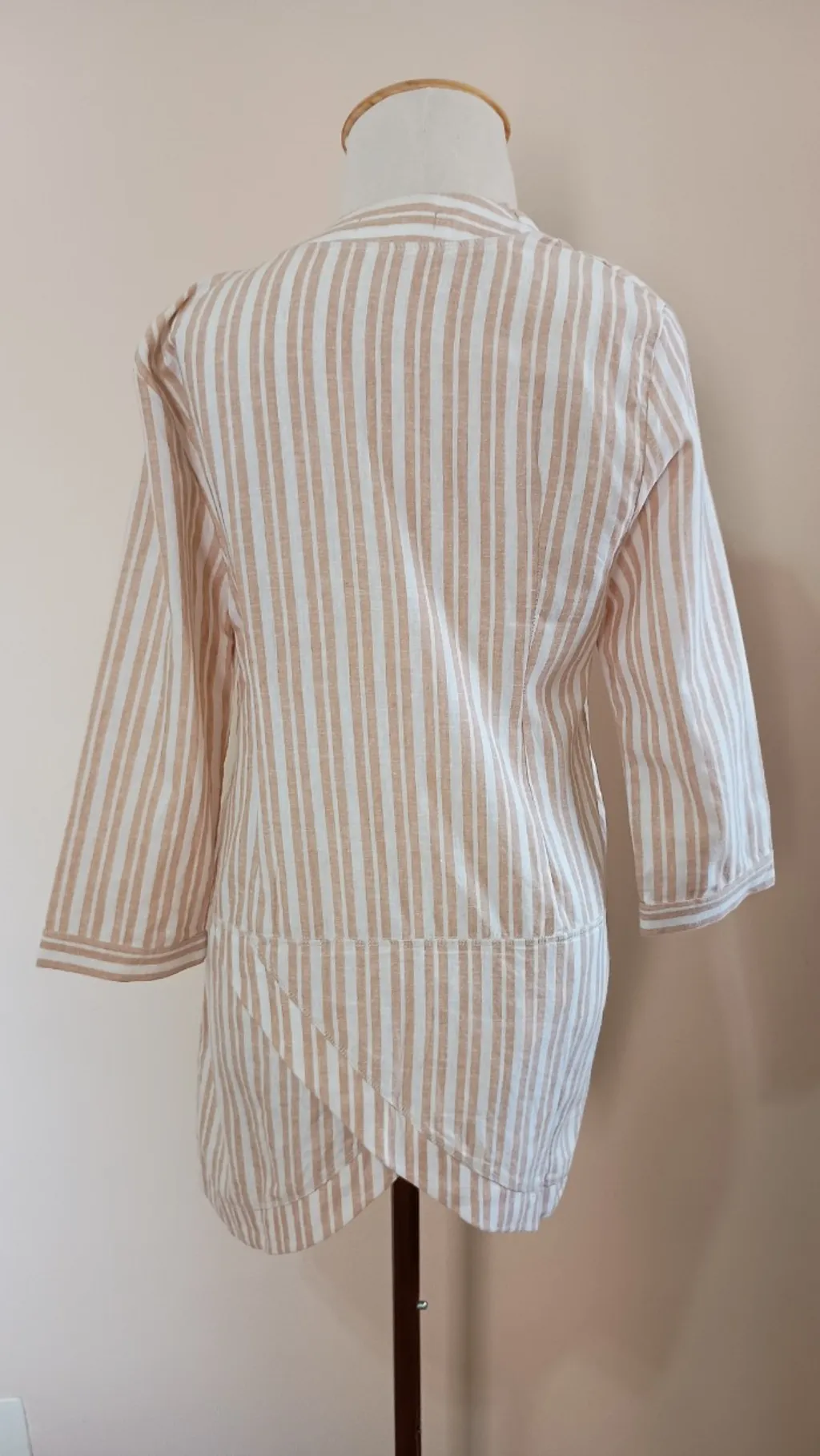 Blazer estilo kimono em linho e algodão