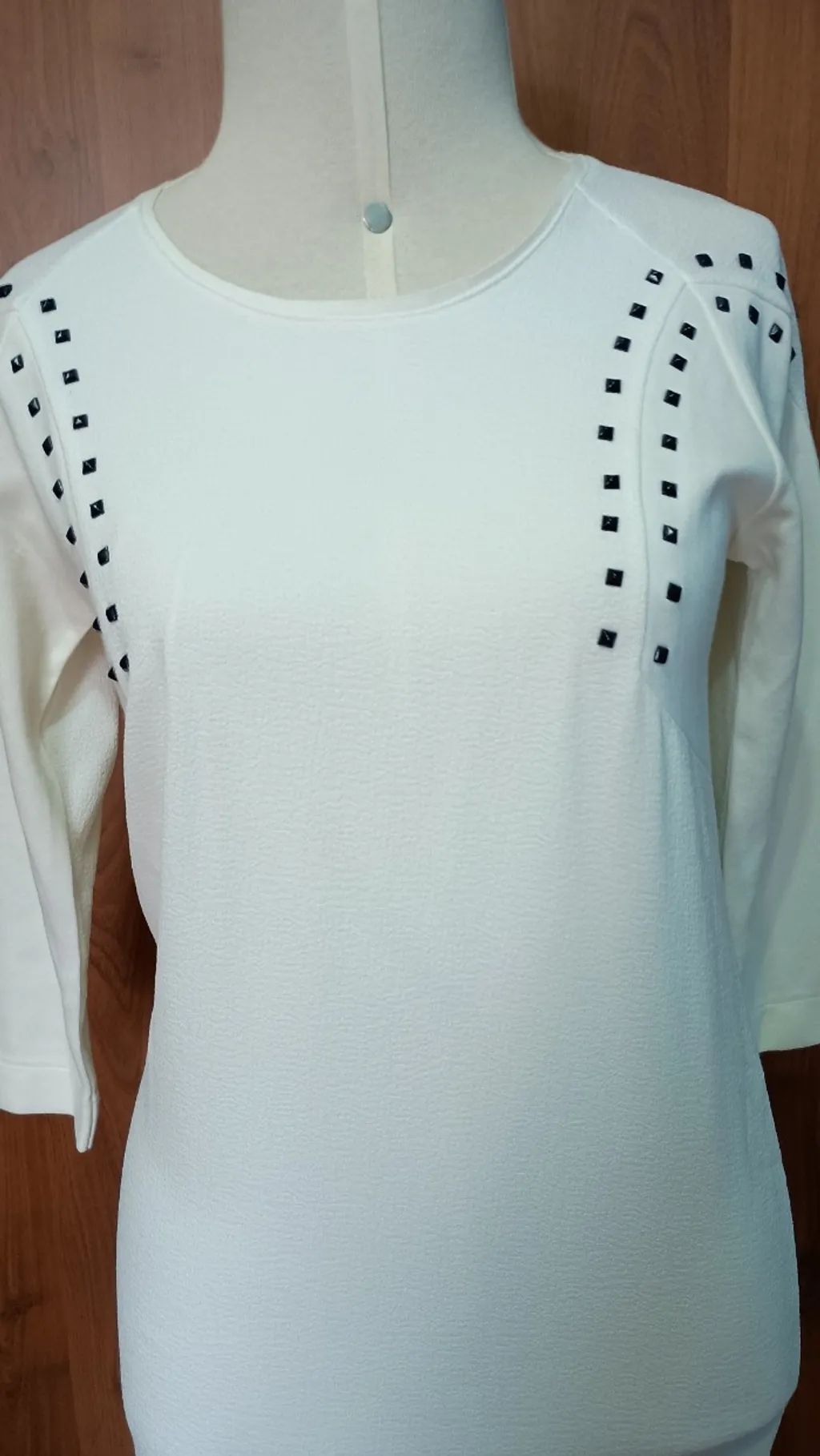 vestido off White Zara