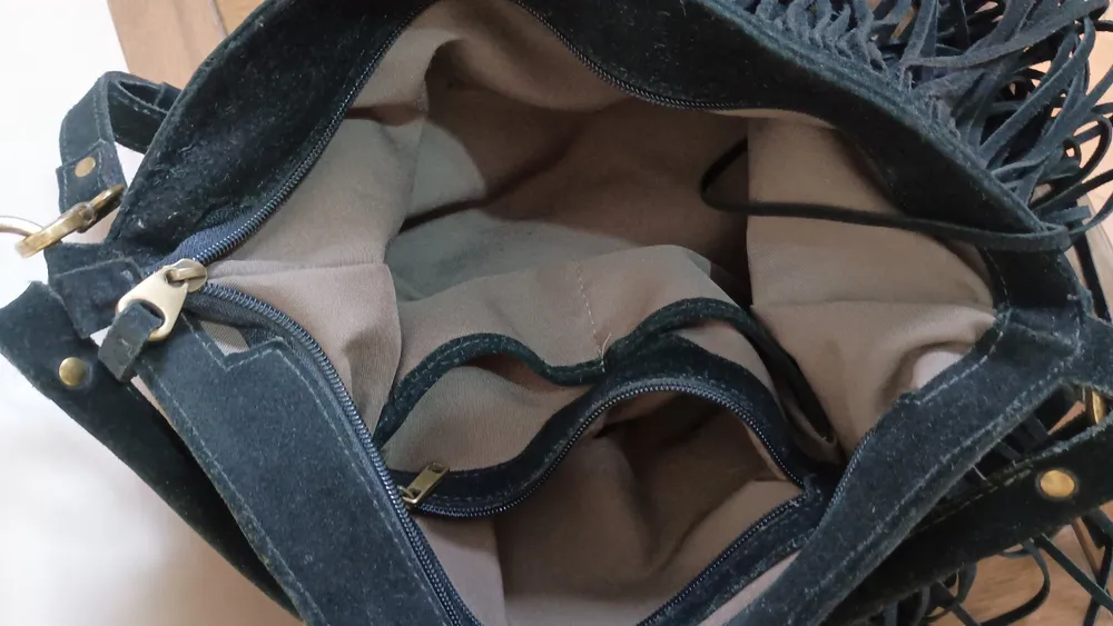 Bolsa preta em couro legítimo Corello