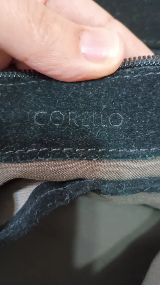 Bolsa preta em couro legítimo Corello