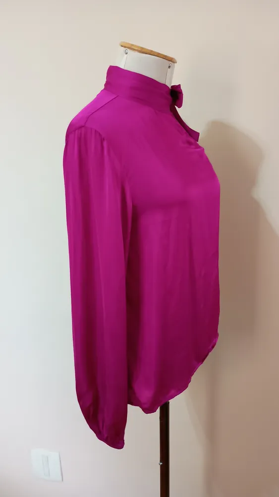 blusa de um ombro só Colcci