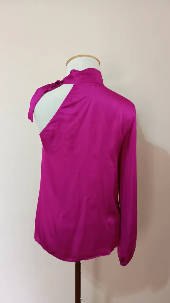 blusa de um ombro só Colcci