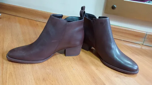 bota Arezzo marrom