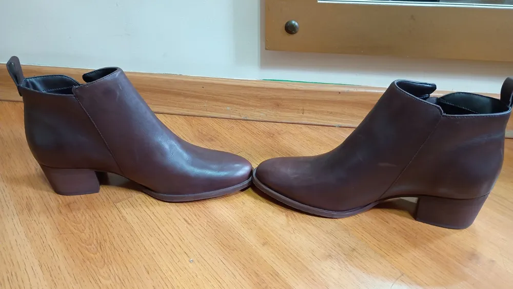 bota Arezzo marrom