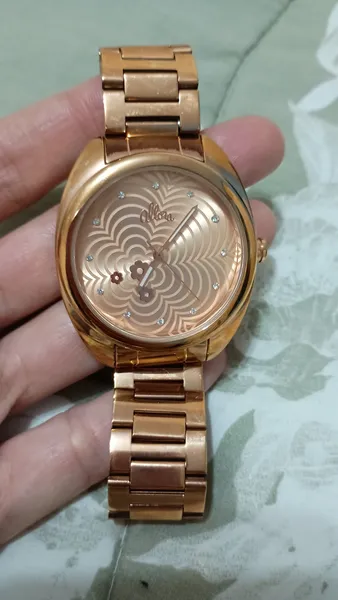 Relógio dourado Allora