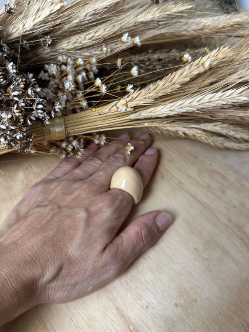 Lotinho com 4 aneis novos em resina tam adulto