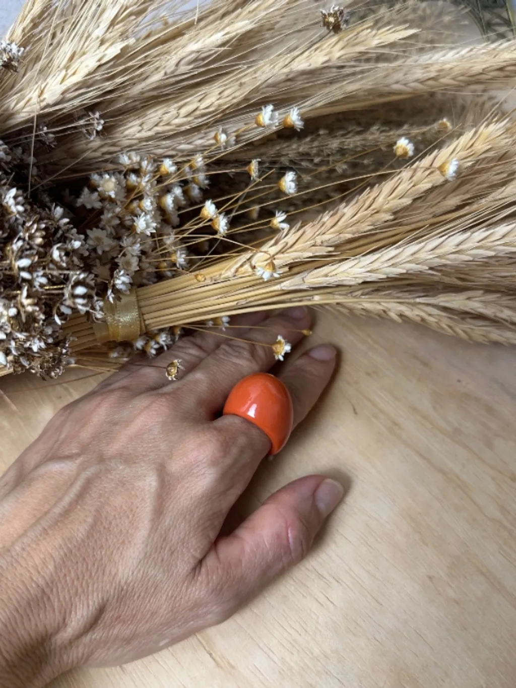 Lotinho com 4 aneis novos em resina tam adulto