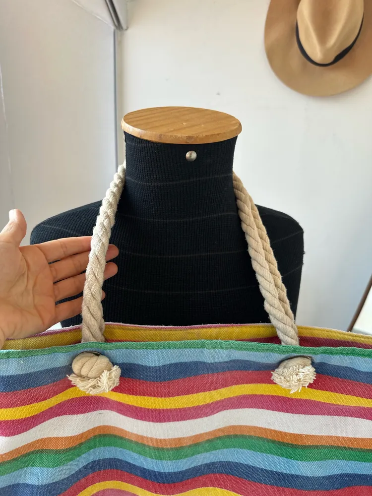 Bolsa com estampa arco iris
