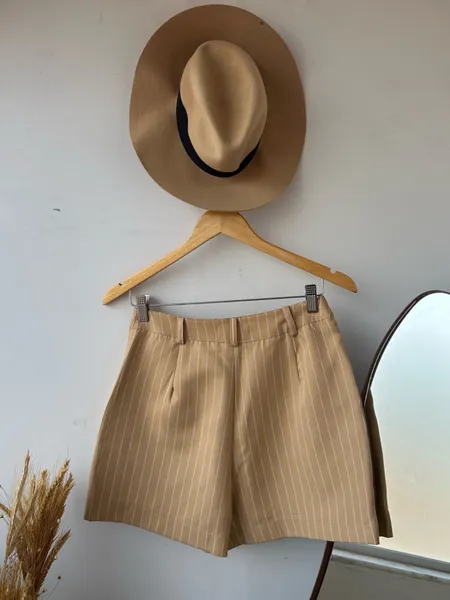 Shorts saia em crepe tam m