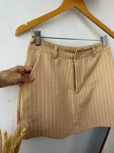 Shorts saia em crepe tam m
