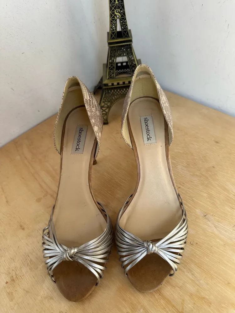 carpin novo peep toe shoestock couro tam 37