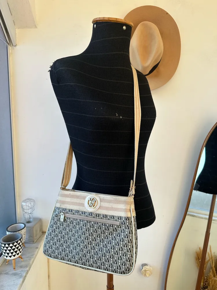 Bolsa feminina Victor Hugo monograma