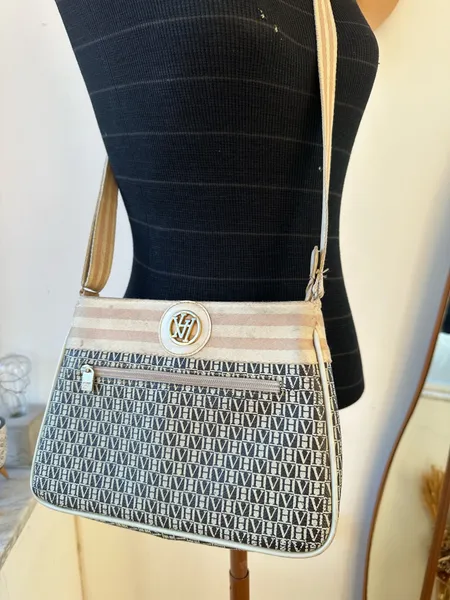 Bolsa feminina Victor Hugo monograma