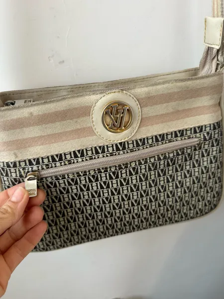 Bolsa feminina Victor Hugo monograma