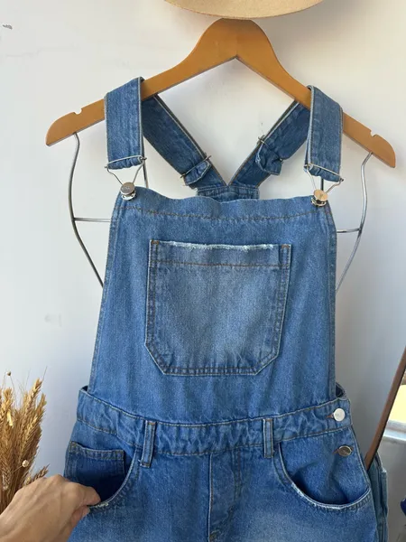 Jardineira jeans feminina tam 40