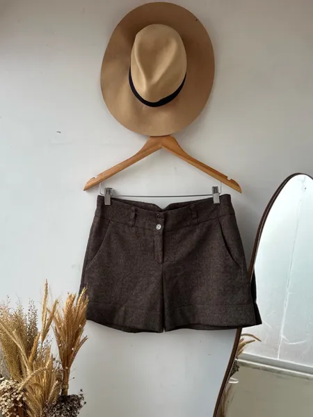 Shorts feminino shoulder alfaiataria tam 38