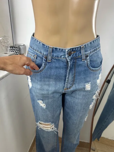 Calça jeans destroyed tam 38
