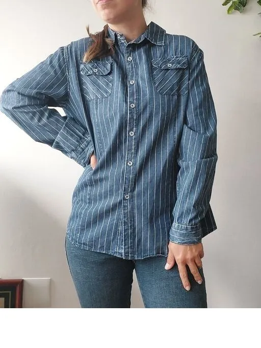 Camisa azul listrada