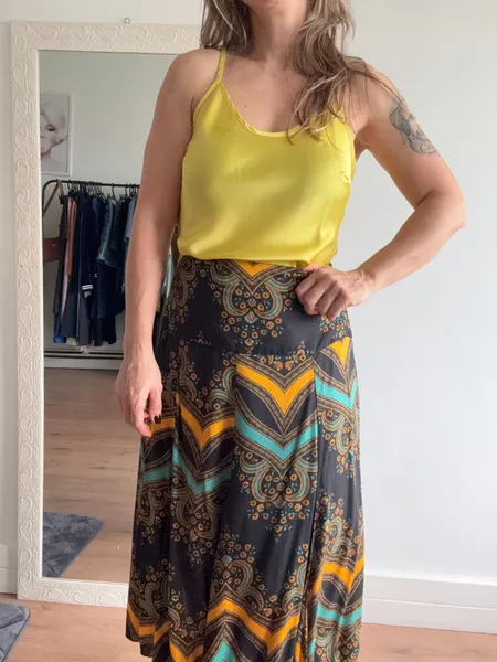 saia midi estampada