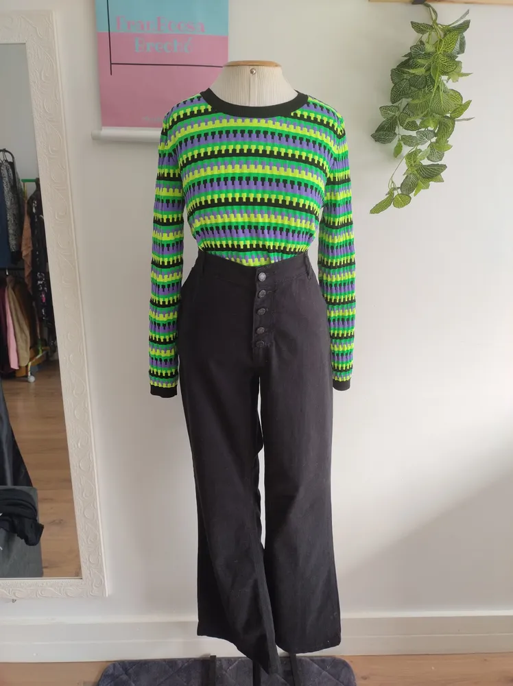 Calça preta em sarja