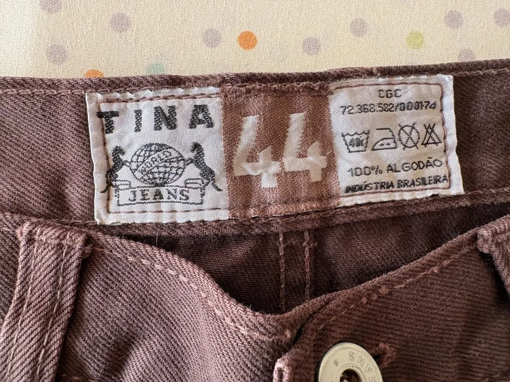 Calça marrom em sarja