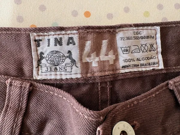 Calça marrom em sarja