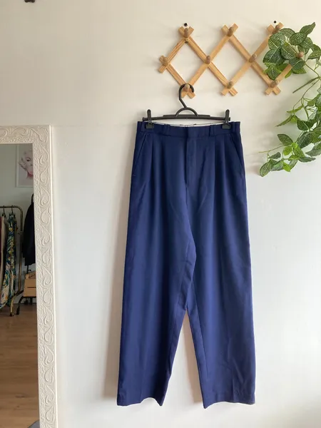 Calça azul alfaiataria