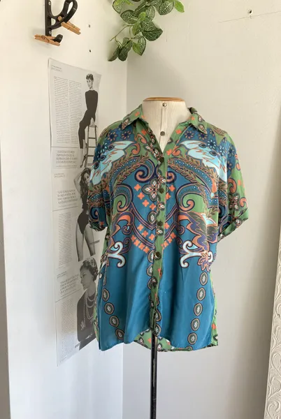Camisa estampada diferentona