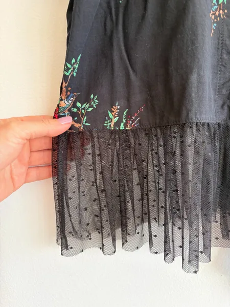 Blusa preta com tule