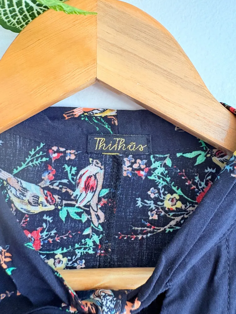 Blusa preta com tule