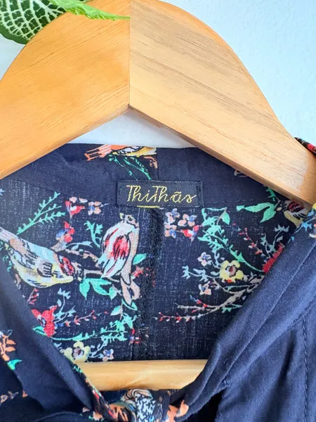 Blusa preta com tule