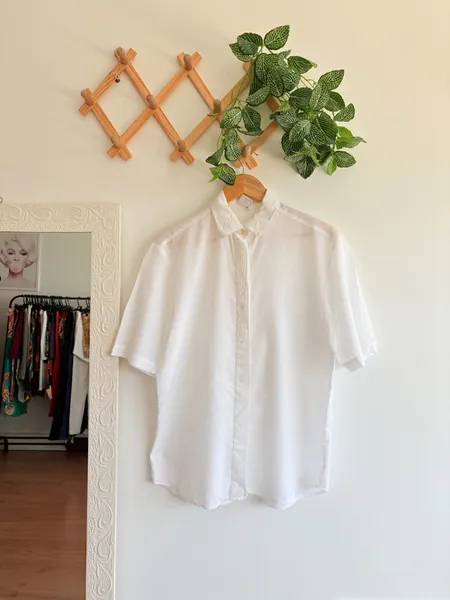 Camisa branca lisa em algodão