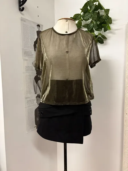 Blusa verde em tule
