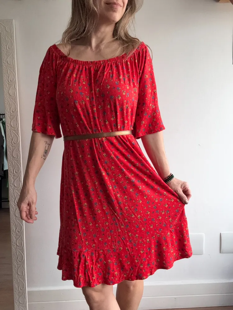 Vestido vermelho ciganinha