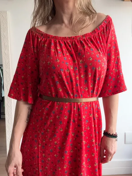 Vestido vermelho ciganinha