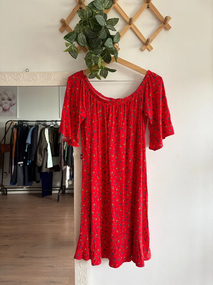 Vestido vermelho ciganinha