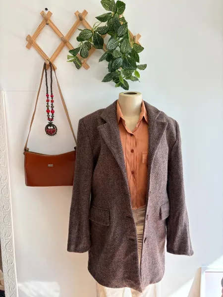 Blazer marrom em lã