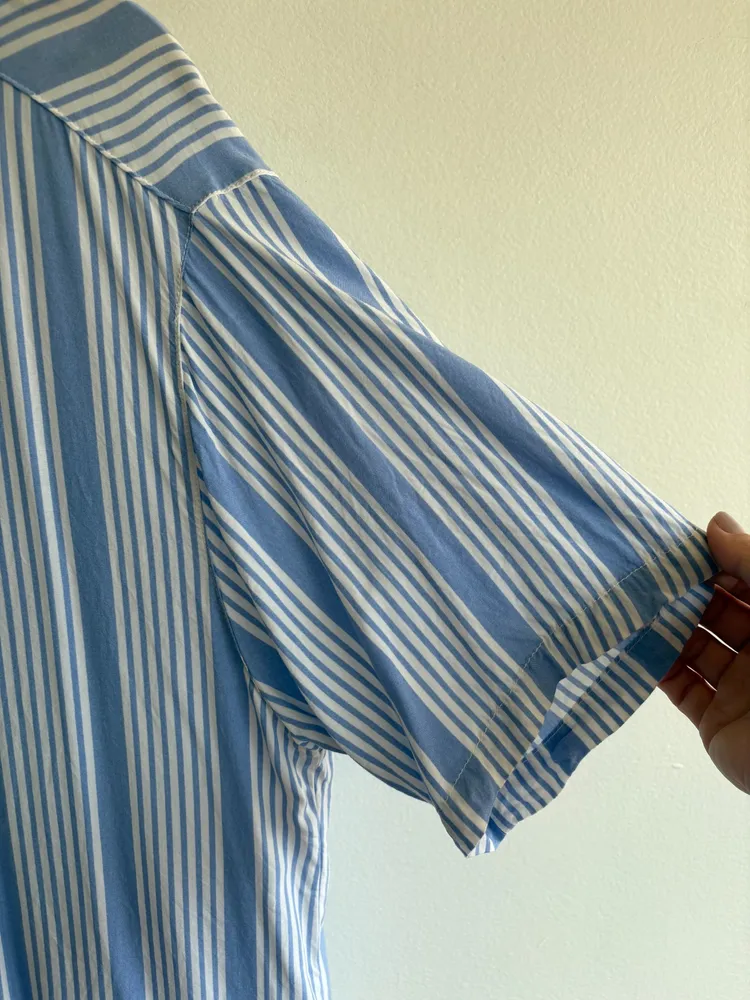 Camisa listrada azul e branco