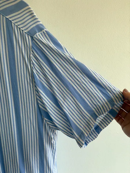 Camisa listrada azul e branco