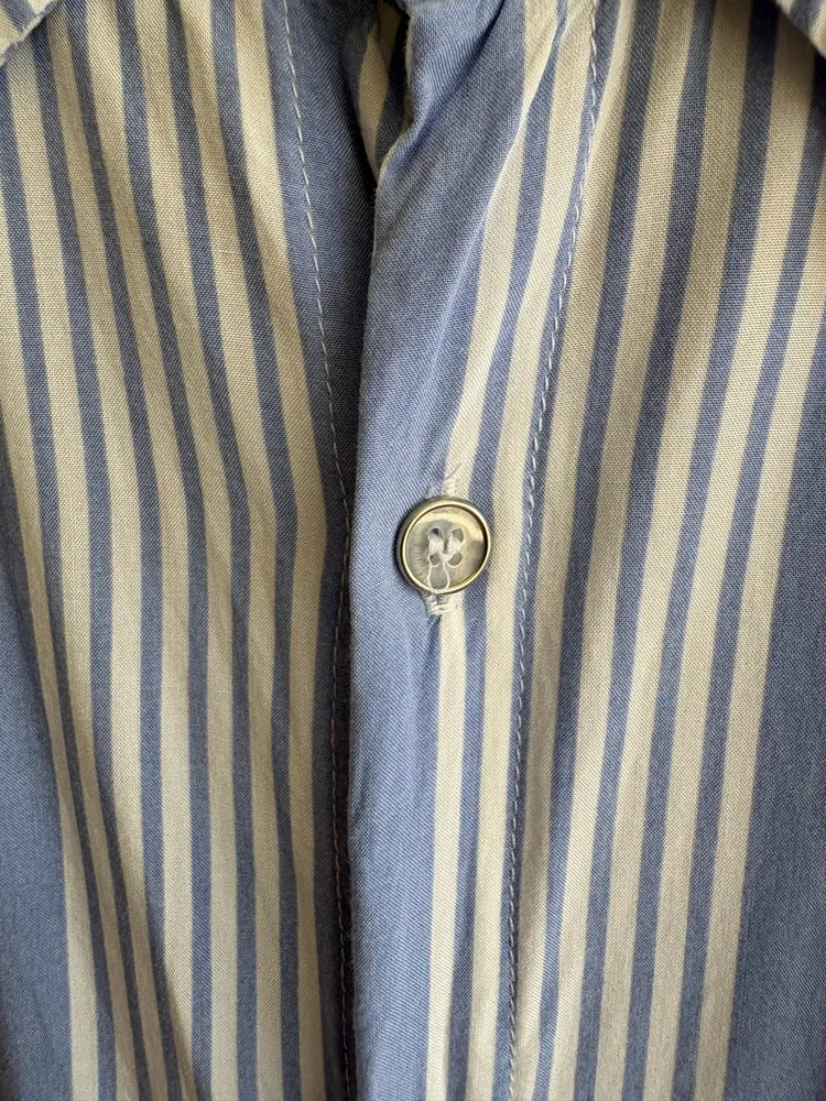 Camisa listrada azul e branco