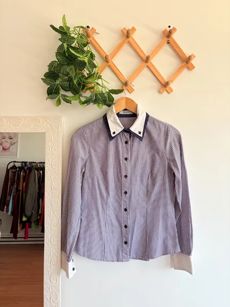 Camisa listrada azul e branco